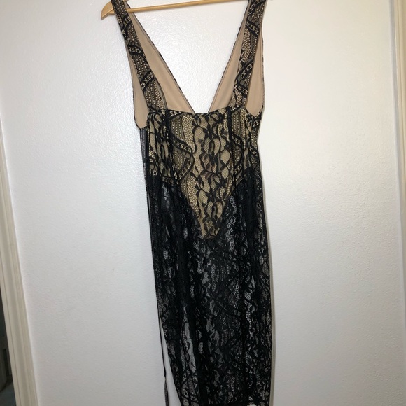 Pretty Little Thing Black/Tan Dress - Picture 8 of 8